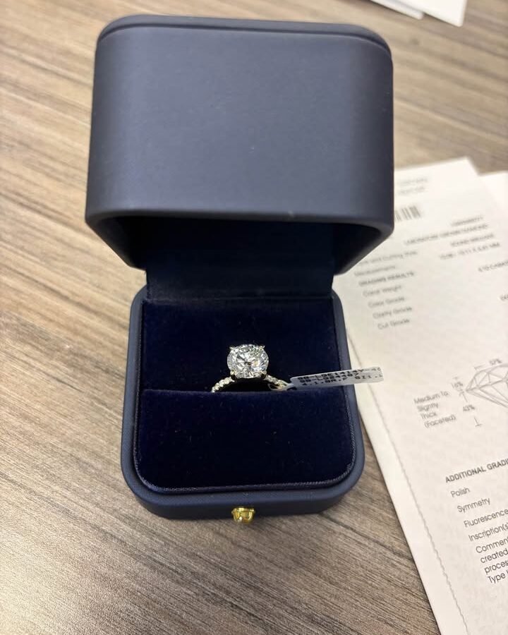 4.10 CT Round Brilliant Diamond Solitaire Engagement Ring (14k Yellow Gold – Size 7)